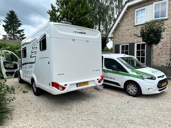 Buitenkant van de camper