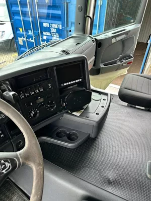 Truck interieur schoonmaken