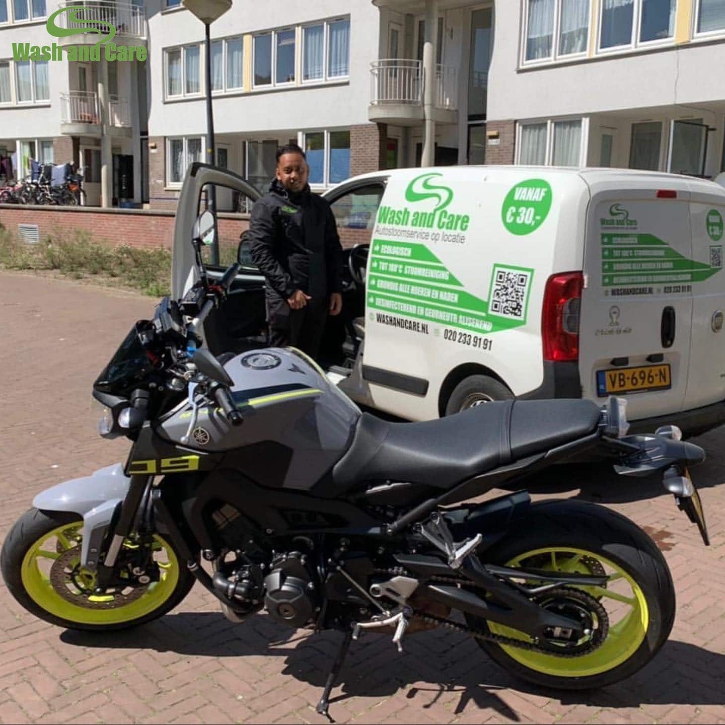 Motorfiets reinigen op locatie met stoom